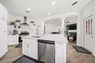 14847 Armitage Ln, Sugar Land, TX 77498 - Photo 19
