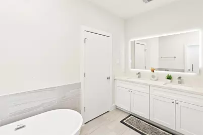 835 Dorchester Street #D, Houston, TX 77022 - Photo 13