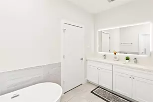 835 Dorchester St, Houston, TX 77022 - Photo 13