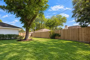 8403 Braes Meadow Dr, Houston, TX 77071 - Photo 29