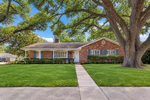 8403 Braes Meadow Dr, Houston, TX 77071 - Photo 1