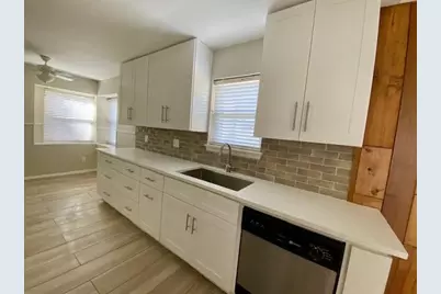 6002 Effingham Drive, Houston, TX 77035 - Photo 9