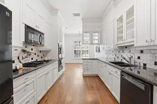 3210 Maroneal St, Houston, TX 77025 - Photo 11