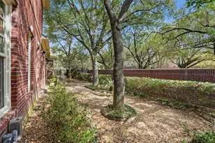 3210 Maroneal St, Houston, TX 77025 - Photo 3