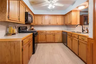 211 Brantley Ln, Magnolia, TX 77354 - Photo 7