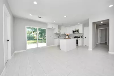5835 Kenilwood Drive, Houston, TX 77033 - Photo 3
