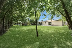 5835 Kenilwood Dr, Houston, TX 77033 - Photo 33