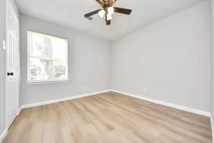 5835 Kenilwood Dr, Houston, TX 77033 - Photo 23