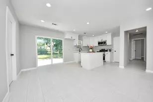 5835 Kenilwood Dr, Houston, TX 77033 - Photo 3