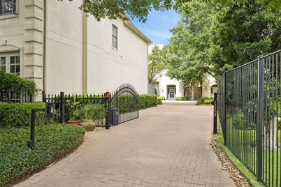 2906 Mid Lane, Houston, TX 77027 - Photo 5