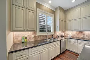1374 Lake Pointe Pkwy, Sugar Land, TX 77478 - Photo 11