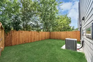 7717 Bowen St, Houston, TX 77051 - Photo 39