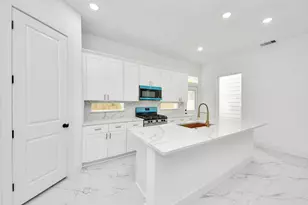 7717 Bowen St, Houston, TX 77051 - Photo 3