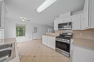 9742 Kingsville Park Dr, Houston, TX 77083 - Photo 15