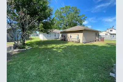 8038 Woodlyn Road, Houston, TX 77028 - Photo 13