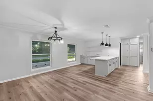 213 Westview Dr, Sealy, TX 77474 - Photo 11
