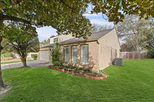 310 W Fair Harbor Ln, Houston, TX 77079 - Photo 3