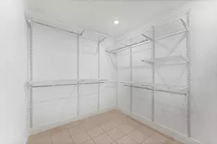 310 W Fair Harbor Ln, Houston, TX 77079 - Photo 17