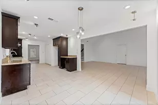 310 W Fair Harbor Ln, Houston, TX 77079 - Photo 9