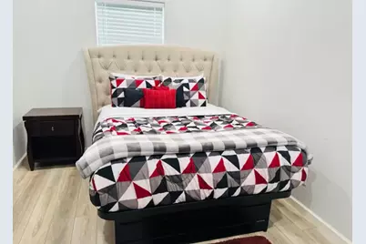 2400 Burkett Street, Houston, TX 77004 - Photo 9