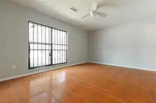 3719 Heatherbrook Dr, Houston, TX 77045 - Photo 17