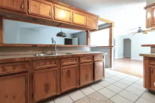 3719 Heatherbrook Dr, Houston, TX 77045 - Photo 5