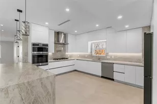 9203 Kapri Ln, Houston, TX 77025 - Photo 11