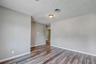 5606 Elm Springs Dr, Houston, TX 77048 - Photo 3