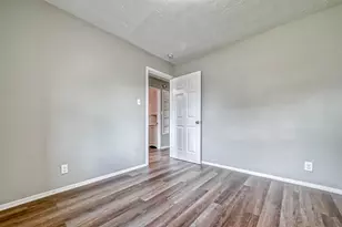 5606 Elm Springs Dr, Houston, TX 77048 - Photo 19