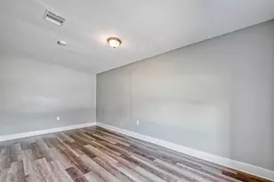 5606 Elm Springs Dr, Houston, TX 77048 - Photo 9
