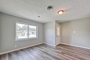 5606 Elm Springs Dr, Houston, TX 77048 - Photo 17