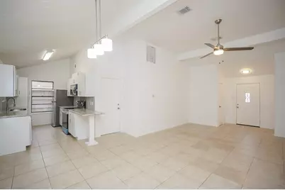 2711 Pheasant Creek Drive, Sugar Land, TX 77498 - Photo 9