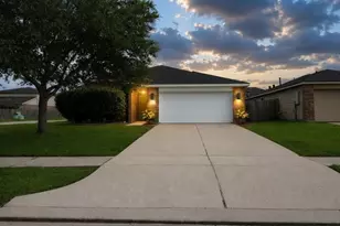 301 Turquoise Trade Dr, La Marque, TX 77568 - Photo 1