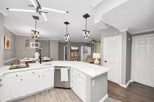 2111 Welch St, Houston, TX 77019 - Photo 9