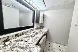 359 N Post Oak Ln, Houston, TX 77024 - Photo 29