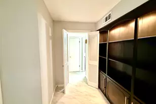 359 N Post Oak Ln, Houston, TX 77024 - Photo 19