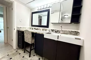 359 N Post Oak Ln, Houston, TX 77024 - Photo 27