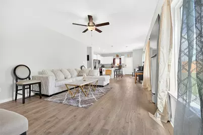 8215 Vanilla Orchid Drive, Houston, TX 77016 - Photo 7