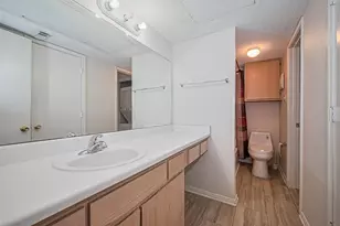 2750 Holly Hall St, Houston, TX 77054 - Photo 15