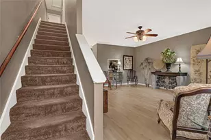 9800 Pagewood Ln, Houston, TX 77042 - Photo 13