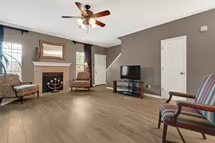 9800 Pagewood Ln, Houston, TX 77042 - Photo 5