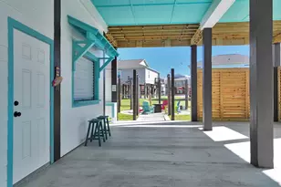 1992 Pedregal Dr, Crystal Beach, TX 77650 - Photo 15