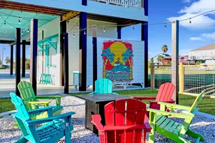 1992 Pedregal Dr, Crystal Beach, TX 77650 - Photo 17