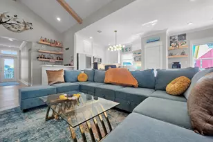 1992 Pedregal Dr, Crystal Beach, TX 77650 - Photo 23