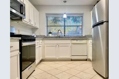 2711 Grants Lake Boulevard #104, Sugar Land, TX 77479 - Photo 5