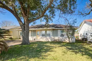 714 W 7th St, Freeport, TX 77541 - Photo 5