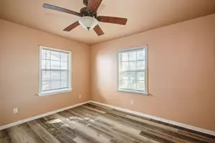 714 W 7th St, Freeport, TX 77541 - Photo 21