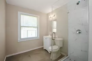 418 S Shanks St, Clute, TX 77531 - Photo 21