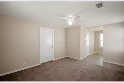418 S Shanks Street, Clute, TX 77531 - Photo 17