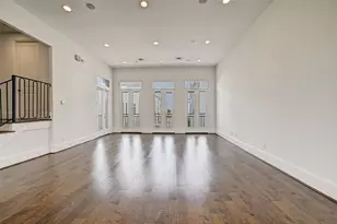 1010 Savannah Cedar Ln, Houston, TX 77043 - Photo 17